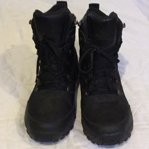 TNF size 10 waterproof boots